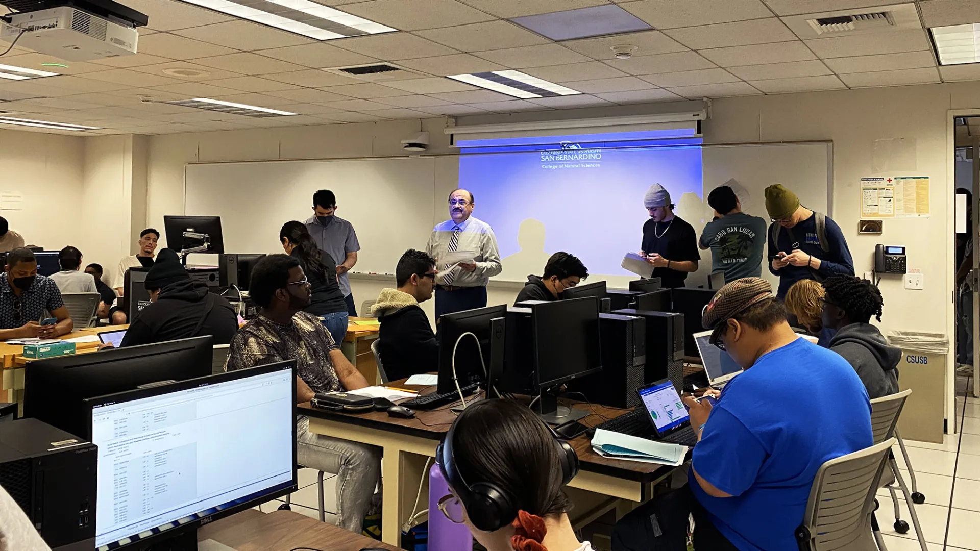 A computer science and engineering class at CSUSB. The university’s School of Computer Science and Engineering has received a grant from the National Science Foundation to fund the Experiential Computing and Engaged Learning Scholarships (ExCELS) Program.