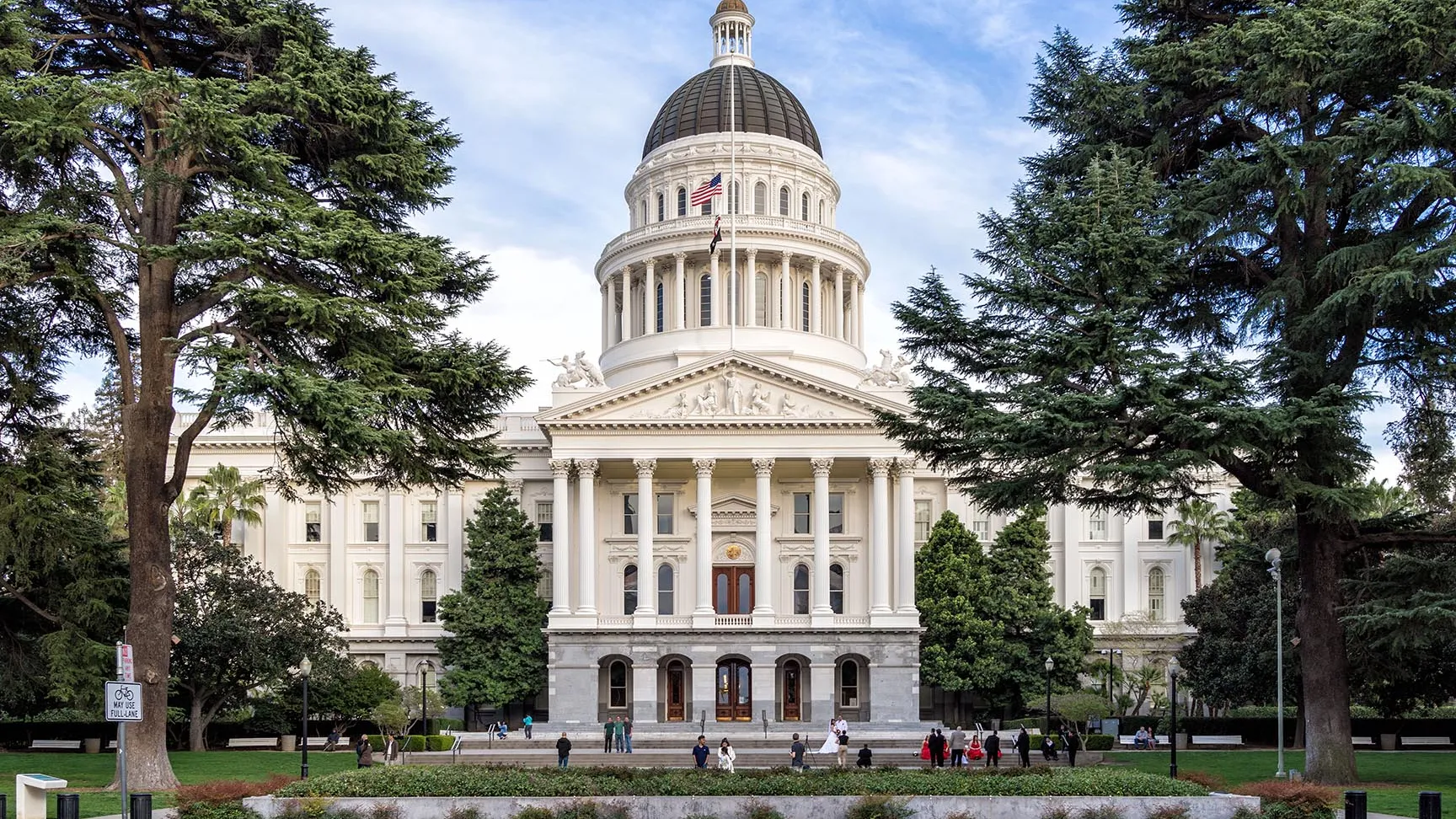A view of the California State Capitol from 10th Street in Sacramento. Instead of visiting the state capitol, CSUSB President Tomás D. Morales is leading a university delegation to virtually meet with state legislators this week.  Photo: Andre m/Wikemedia Commons