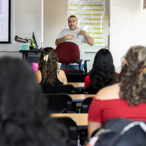 Palafox lecturing students