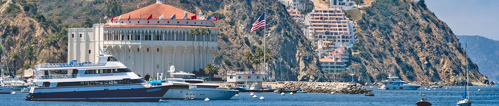 catalin flyer boat in front of Catalina Casino
